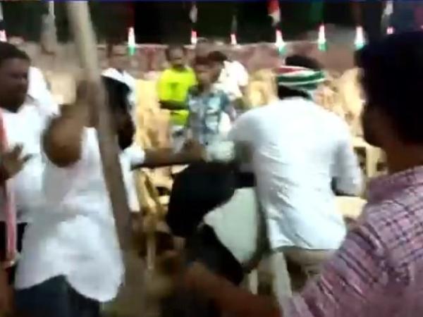 Congress workers attack journalists for clicking pictures of empty chairs at the party rally