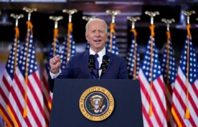 Biden proposes meeting with Putin, calls for de-escalation with Russia following sanctions