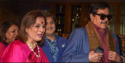 Shatrughan Sinha's wife Poonam Sinha joined the Samajwadi Party; likely to contest from this seat