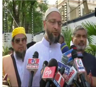 Mecca Masjid verdict: Owaisi asks Telangana Governor to plea Centre for retrial