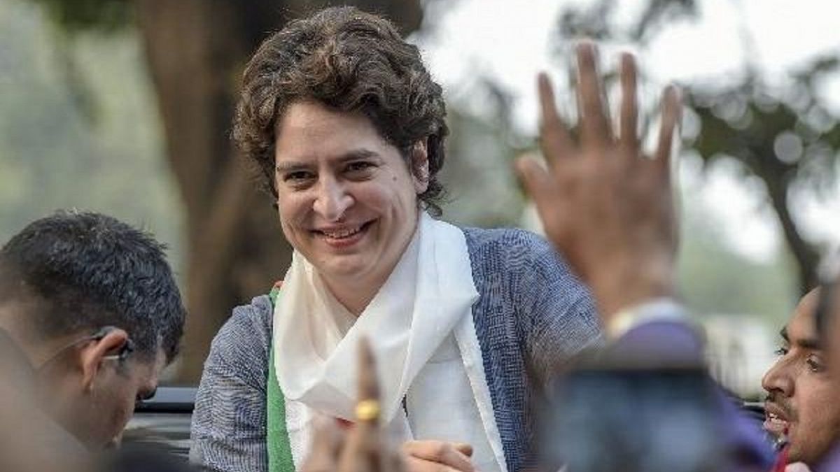 Smriti Irani distributing shoes and sarees among people in Amethi: Priyanka Gandhi