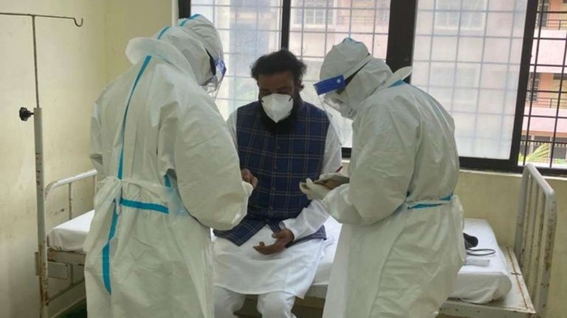 Health Minister of Karnataka recovers from corona infection