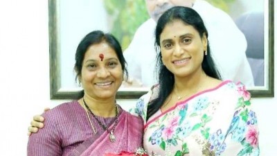 Telangana: Indira Shoban resigns from YSRTP