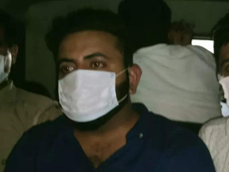 Munawwar Rana's son booked for faking attack on himself