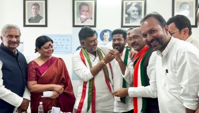 Telangana Congress Delegation Meets Governor, Stakes Claim for Govt Formation