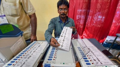 केरल के स्थानीय निकाय चुनावों में कांग्रेस प्रत्याशी को मिली हार