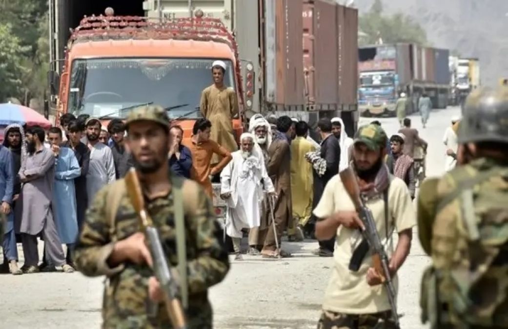 Taliban commander warns Pakistan not to fire at Afghanistan