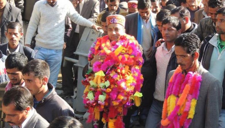 Meet Jai Ram Thakur son of deprived agricultural family  who will swear- in as CM of HP