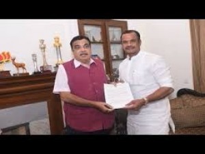 MP Komtireddy met Union Minister Gadkari