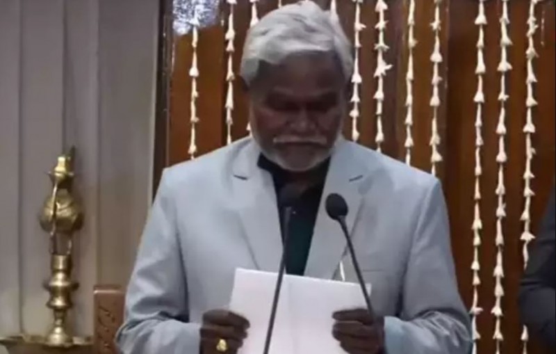 Jharkhand CM Swearing-in: Champai Soren Takes Oath - Live Updates