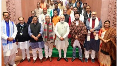 30 Bihar NDA MPs Meet PM Modi; Some Gift Him a Turban, Others Special Makhana