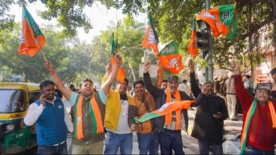 Delhi Assembly Election:  BJP Supporters Dance After Early Trends