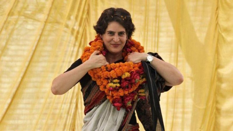 Priyanka wears jeans and top in Delhi and saree and sindoor in UP: Harish Dwivedi
