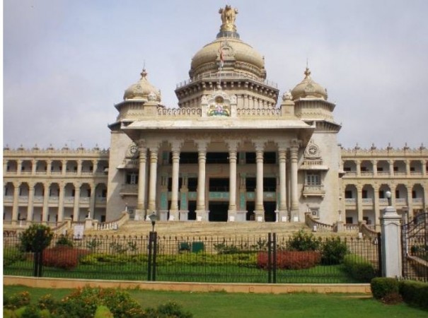 कर्नाटक विधानसभा सत्र  में धर्मांतरण विरोधी विधेयक, हिजाब विवाद के हावी होने की संभावना