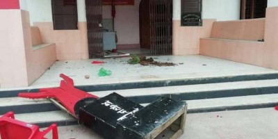 प्रदेश कांग्रेस अध्यक्ष के बाद माकपा सांसद झरना दास बैद्य के घर पर हुआ हमला