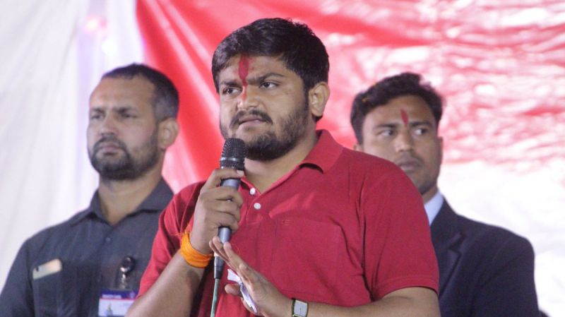 'We are fighting against thieves' says Hardik Patel at Mamata Banerjee's Mega Rally