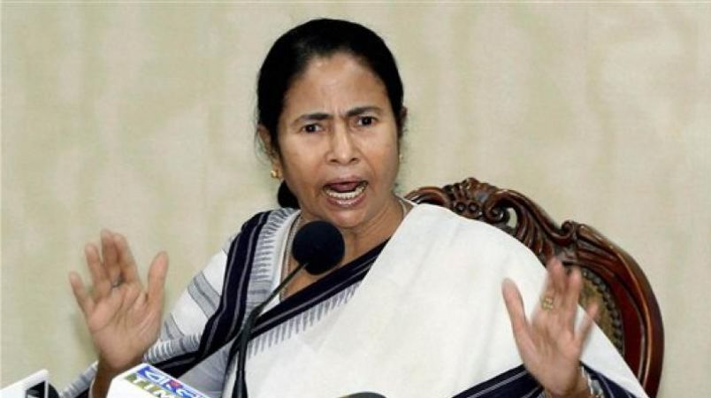 'BJP distorting facts' says Mamata Banerjee on the landing of Amit Shah's helicopter