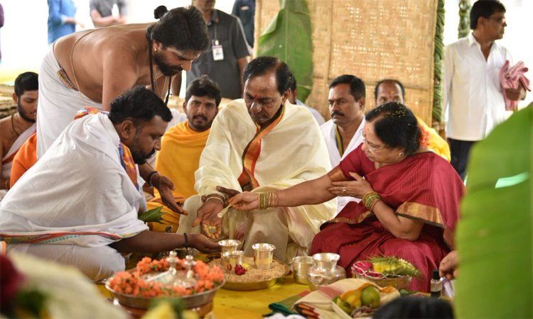 The 5 day yagam before proceeding with the cabinet expansion, Telangana cabinet