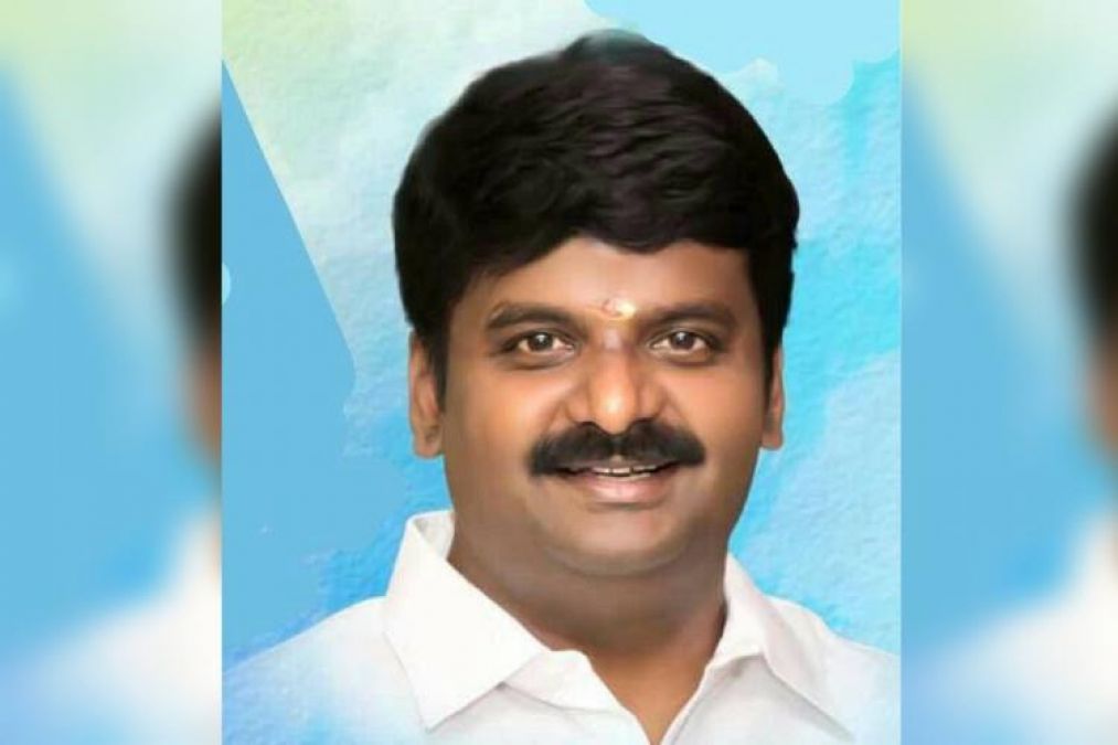 तमिलनाडु के स्वास्थ्य मंत्री विजयभास्कर को लगाया गया कोरोना का टीका