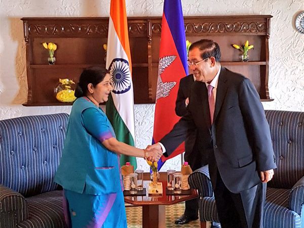 Delhi: Sushma Swaraj, Cambodian PM held bilateral talks