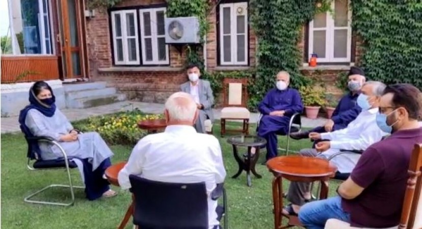 PAGD Meet in Srinagar: Restoration of statehood prior to elections are held