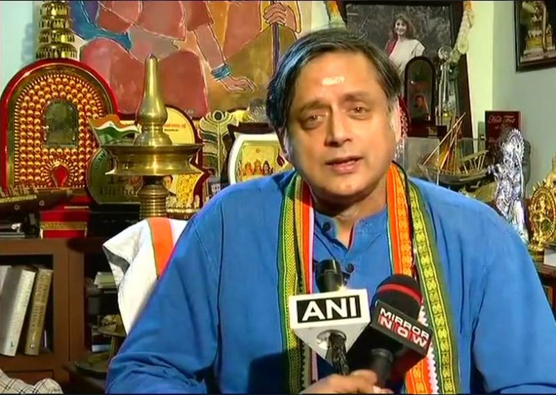 Shashi Tharoor  justifies his Hindu Pakistan remark