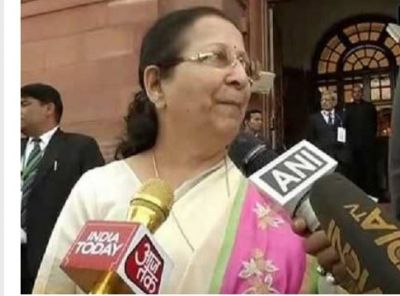 LS Speaker Sumitra Mahajan calls dinner talks for political parties