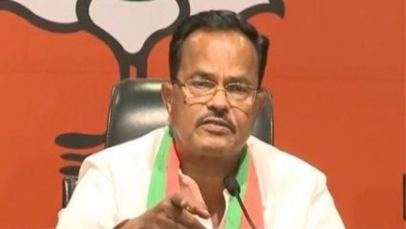 Motkupalli Narasimhulu resigns to BJP.