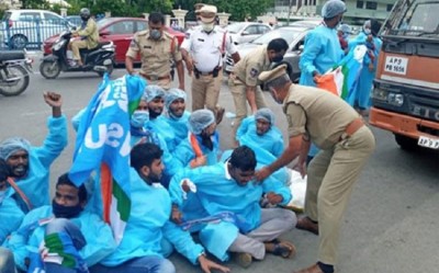 NSUI try to lay siege to Raj Bhavan Hyderabad over ED action