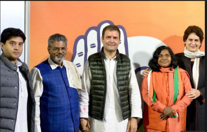 Ahead LokSabha Election, Former BJP Member and Ex-SP leader joined Congress