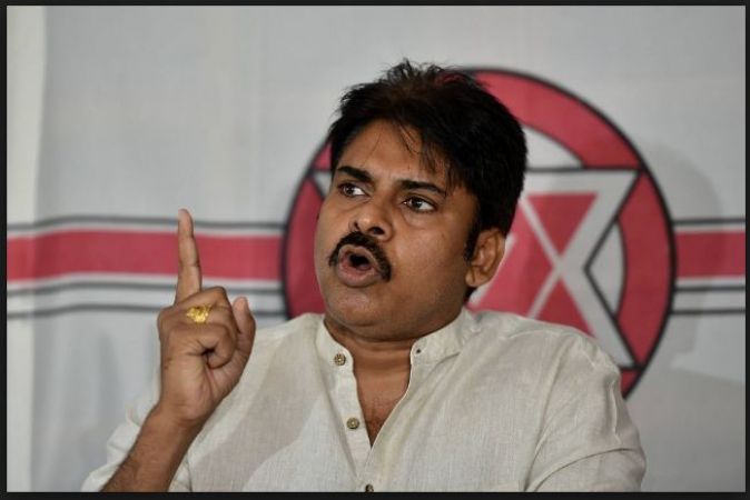 I don’t like to stand up when National Anthem plays in theatres: Jana Sena chief Pawan Kalyan