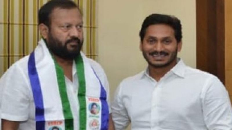Telugu star and comedian Ali joined YSR Congress ahead of LS poll