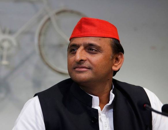 Akhilesh spotted 'Janata' and 'BJP' after facing painful defeat in UP poll result