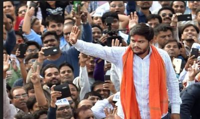 Gujarat's Patel quota agitation leader Hardik Patel join the Congress party, Today