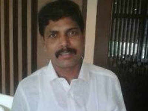 Congress MLA defects to TRS in Telangana