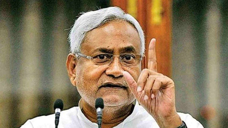 Man who attacked CM is being treated, Nitish bans action