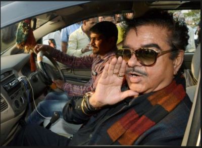 Shatrughan Sinha Assets worth reveals in his nomination's affidavit; having 7 cars