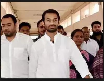 Tej Pratap Yadav found he is second Lalu Prasad in Bihar