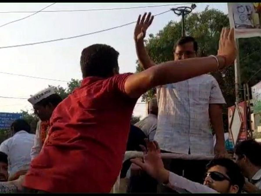 Arvind Kejriwal Slapped in Roadshow; AAP Accuses BJP