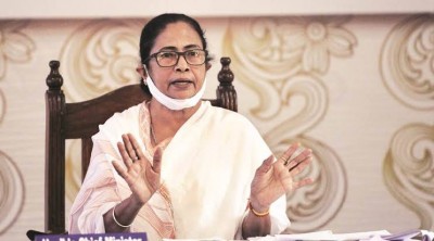 Mamata attack BJP-led Central government over vaccination policy in India