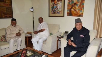 Chandrababu Naidu meets NCP chief Sharad Pawar