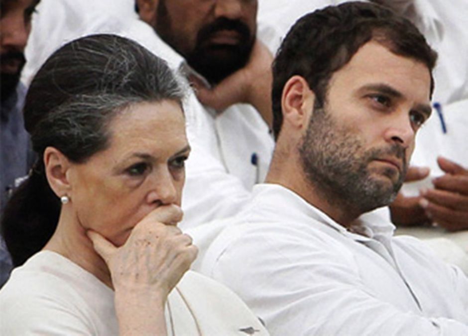 Resignation Row: after massive defeat, the Cong Netas willingly resign