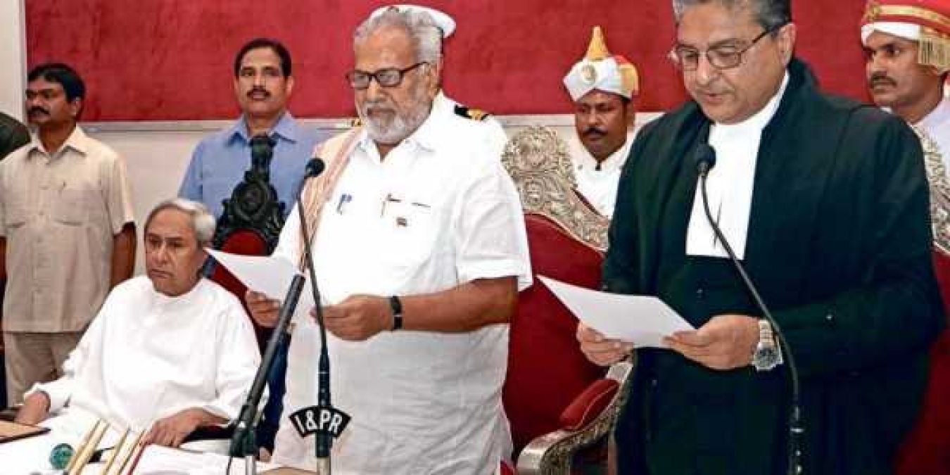 Odisha Governor welcomes Naveen Patnaik to form Government