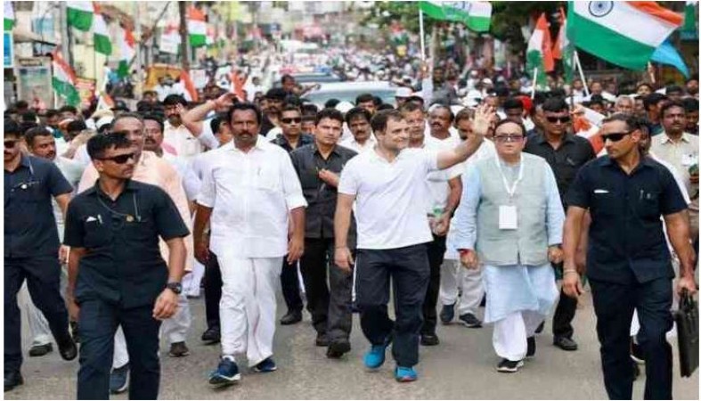 Rahul Gandhi resumed Bharat Jodo Yatra to enter Maharashtra today