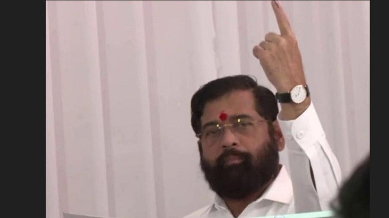 Maharashtra Assembly Elections: CM Eknath Shinde Casts His Vote in Thane