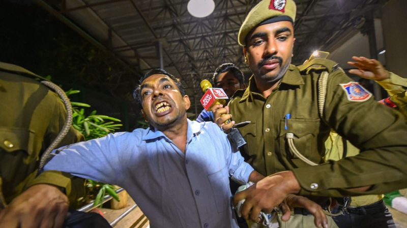 Police arrests Delhi CM Arvind Kejriwal's attacker says, he is  'unstable'