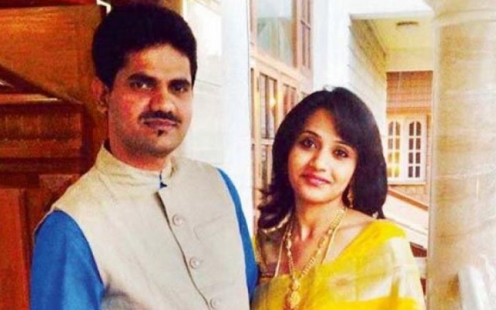 Karnataka: Wife of deceased IAS DK Ravi to join Congress