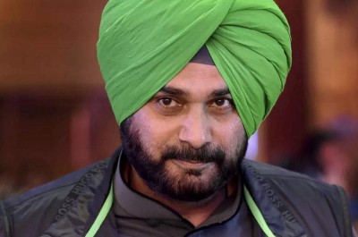 Navjot Singh Sidhu quits from post of Punjab Cong chief