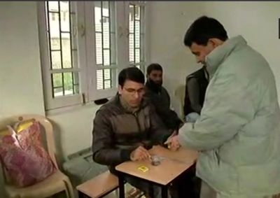 JK Polls:Voter turnout recorded in Ganderbal is 6.4% & Srinagar is 1.6% till 10 am