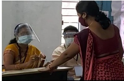 तेलंगाना के हुजुराबाद निर्वाचन क्षेत्र में मतदान हुए शुरू
